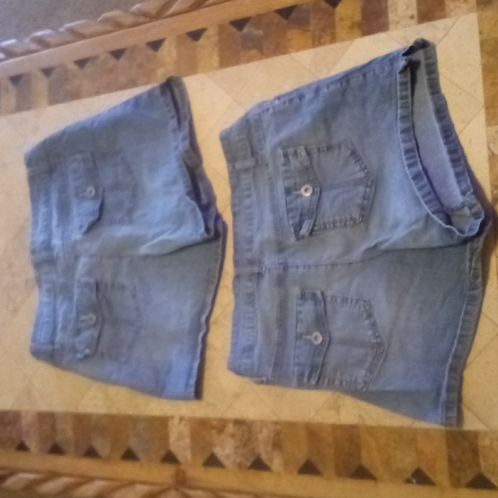 Faded Glory Shorts womans size 6 - Picture 2 of 9